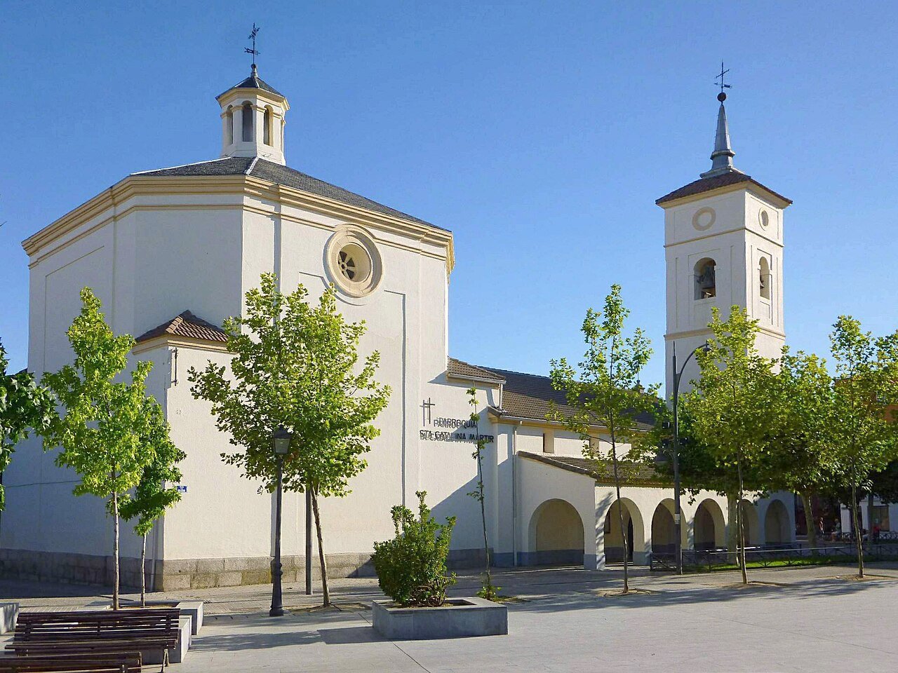 Iglesia de Santa Catalina Mártir en el casco antiguo de Majadahonda